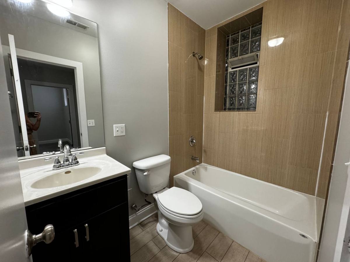 Apartment for rent at 5400 Winthrop, Chicago, IL 60640