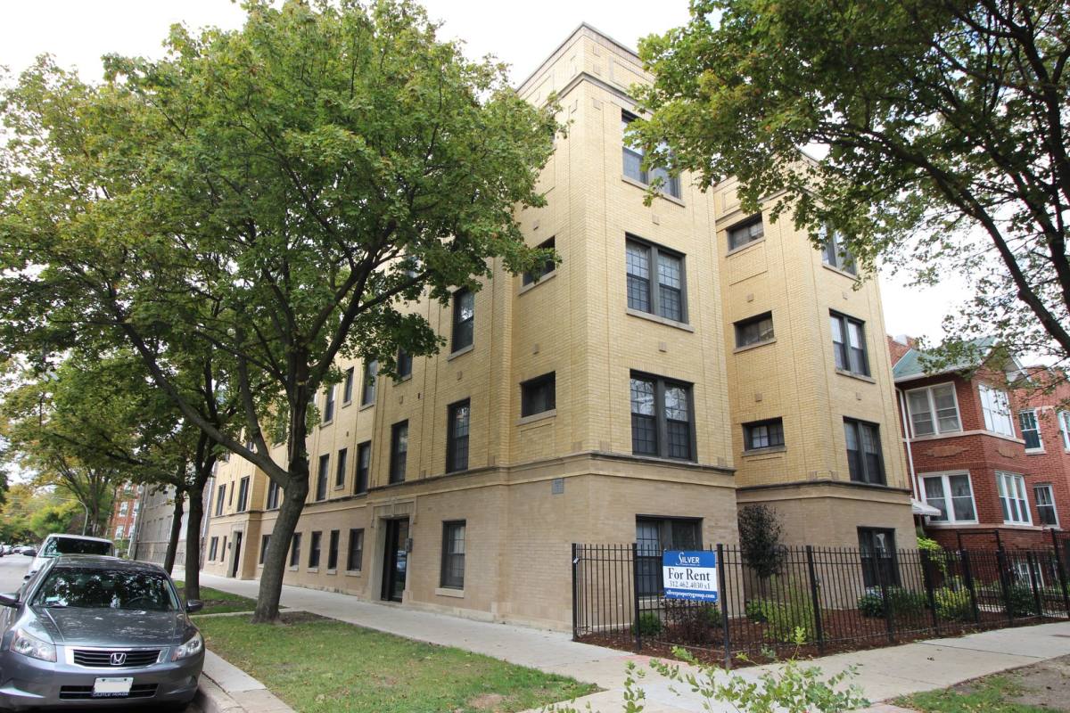 Apartment for rent at 3102-10 W Sunnyside Ave, Chicago, IL 60625