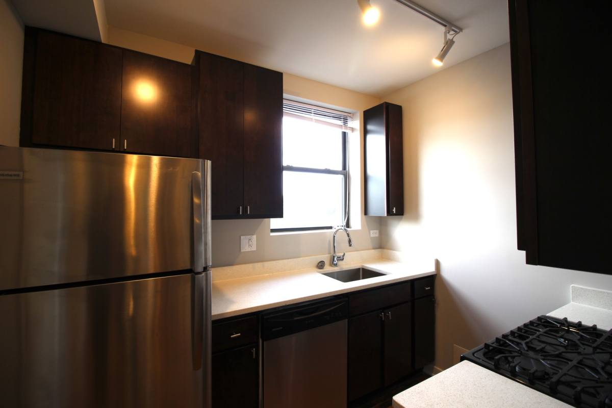 Apartment for rent at 3102-10 W Sunnyside Ave, Chicago, IL 60625