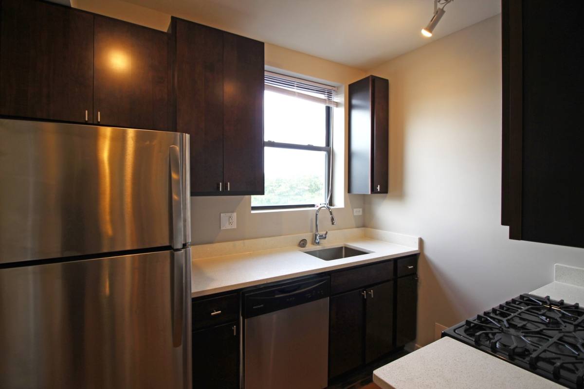 Apartment for rent at 3102-10 W Sunnyside Ave, Chicago, IL 60625