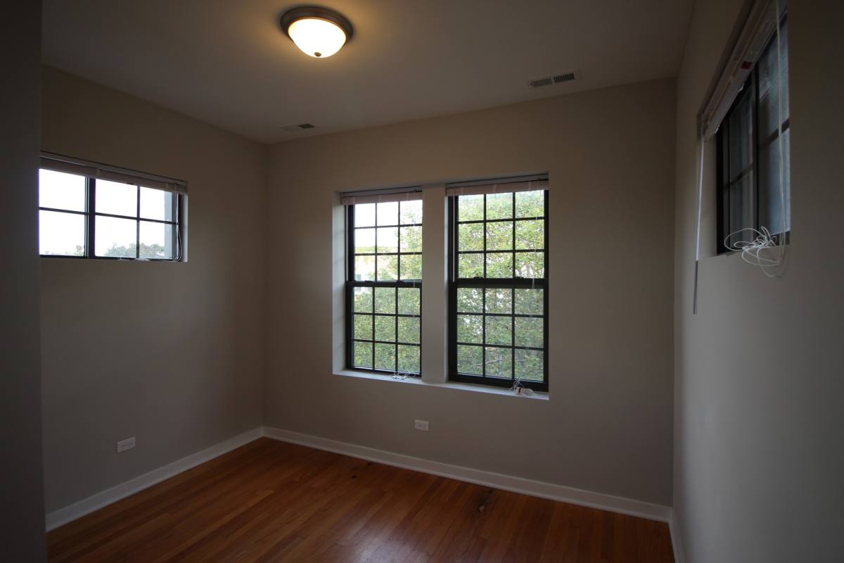 Apartment for rent at 3102-10 W Sunnyside Ave, Chicago, IL 60625