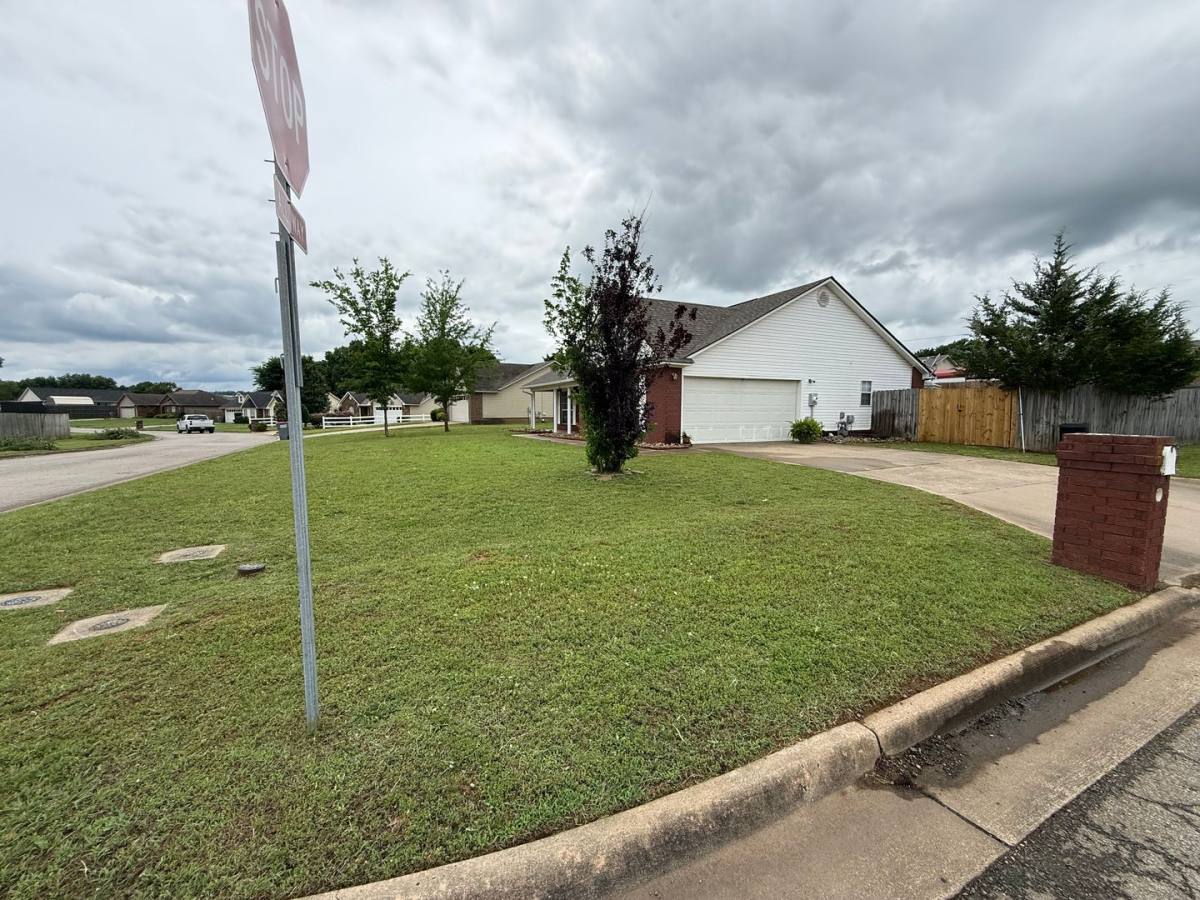 House for rent at 1821 Palomino Dr, Greenwood, AR 72936