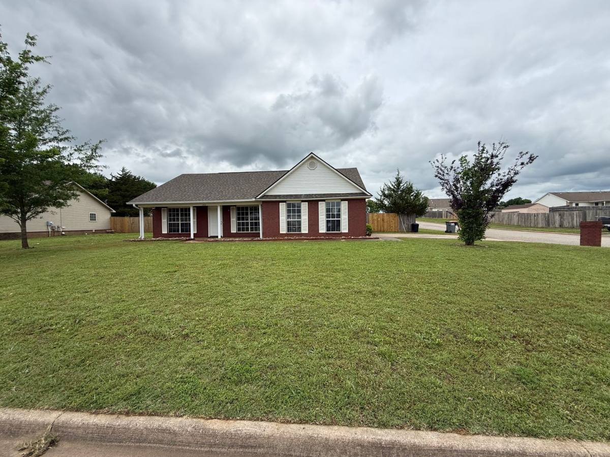 House for rent at 1821 Palomino Dr, Greenwood, AR 72936