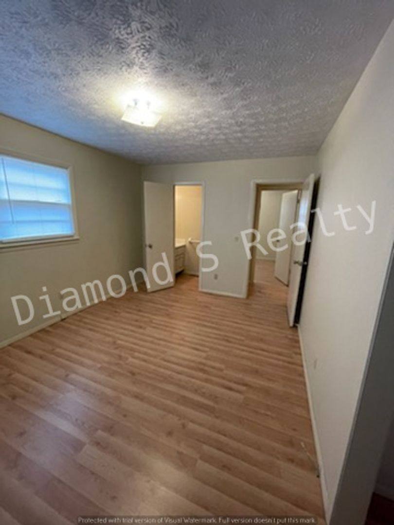 House for rent at 2264 E Nora St, Springfield, MO 65803