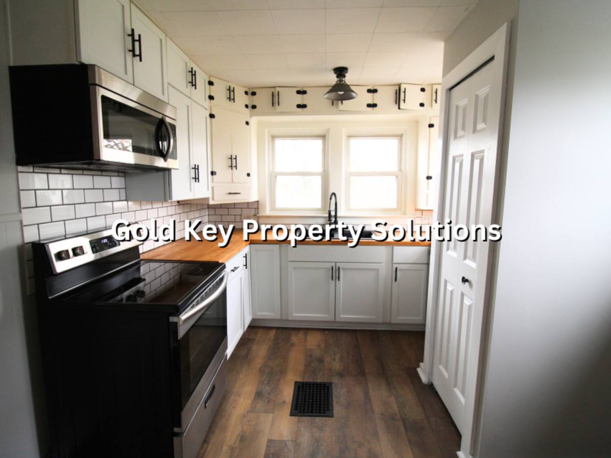 House for rent at 3318 E 14th St, Muncie, IN 47302