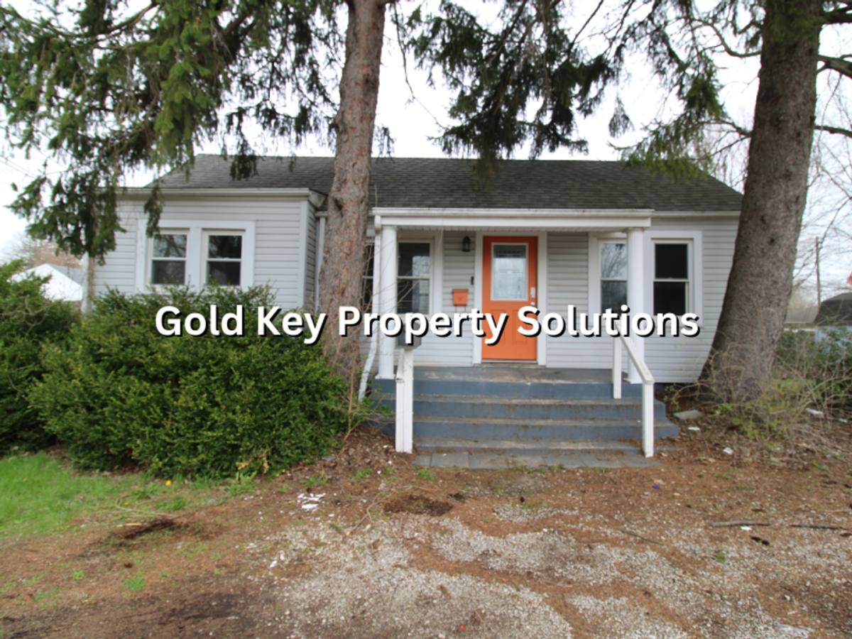 House for rent at 3318 E 14th St, Muncie, IN 47302