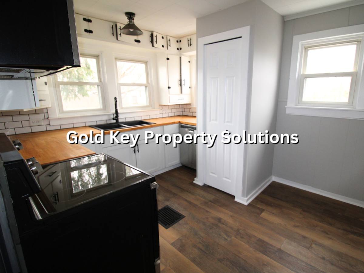 House for rent at 3318 E 14th St, Muncie, IN 47302