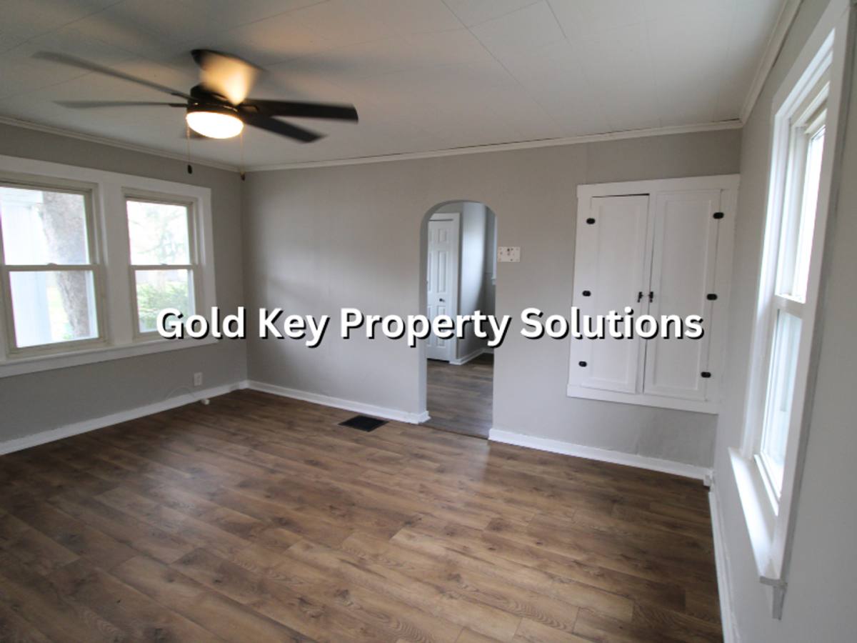 House for rent at 3318 E 14th St, Muncie, IN 47302