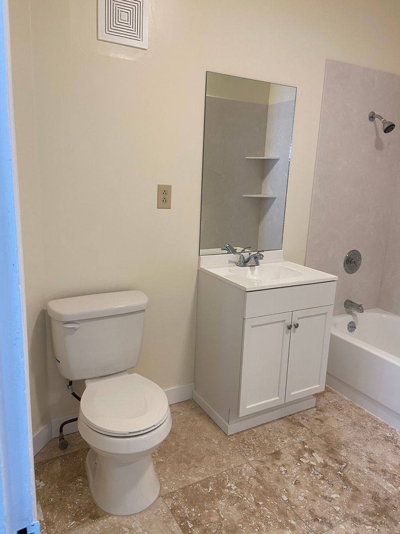 Apartment for rent at 1137 Washington St, Eugene, OR 97401