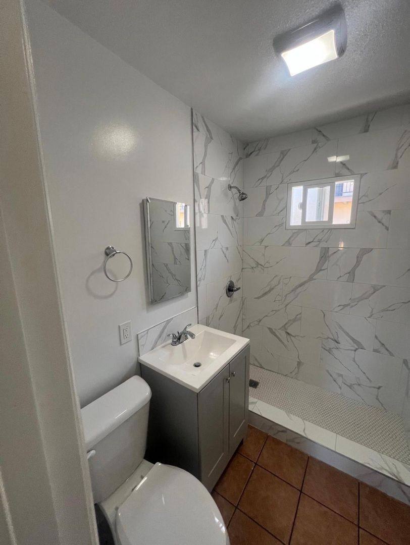 Apartment for rent at 428 N Poplar Ave, Montebello, CA 90640