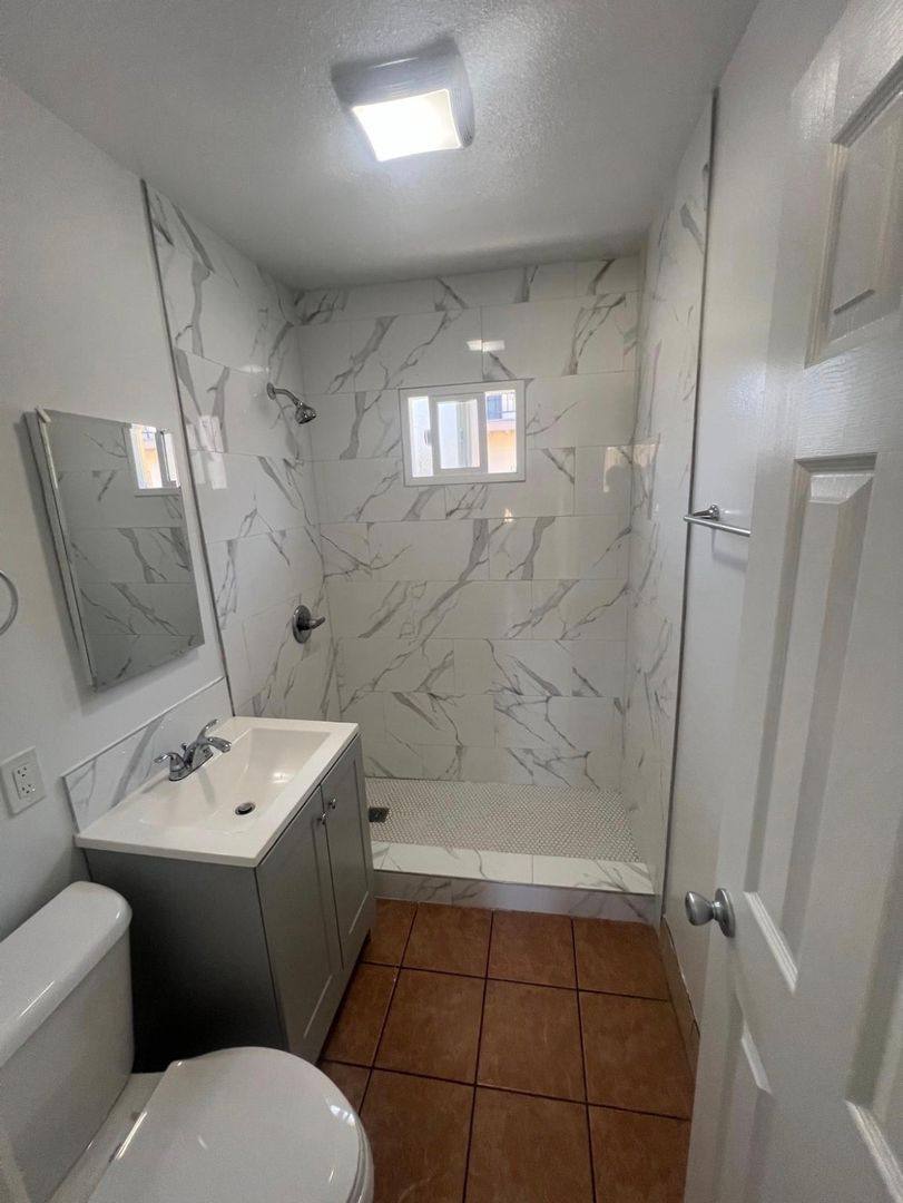 Apartment for rent at 428 N Poplar Ave, Montebello, CA 90640