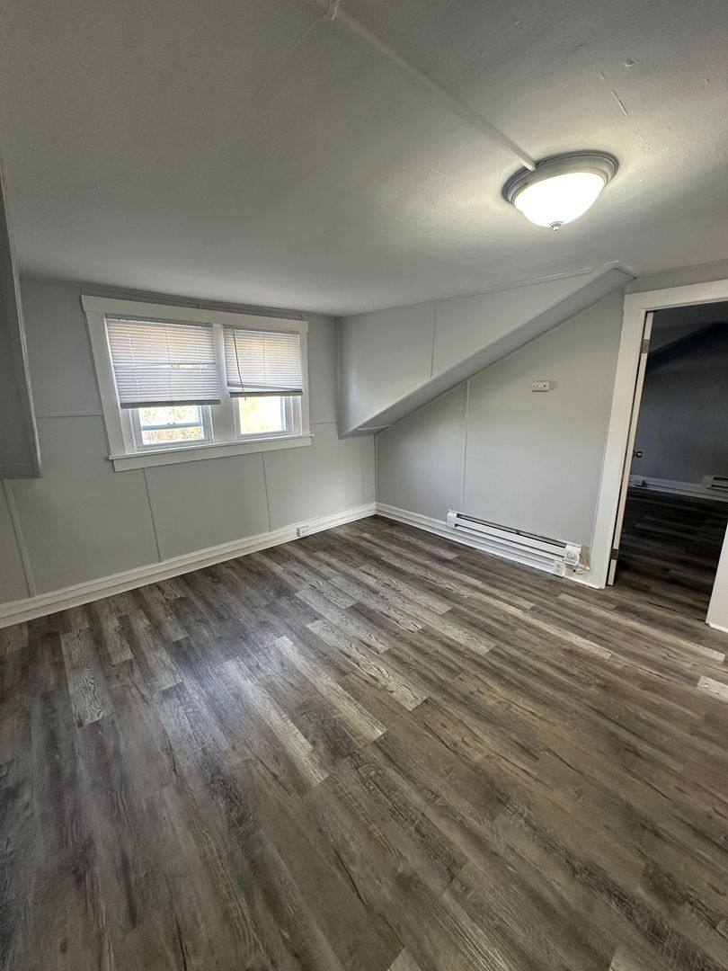 Apartment for rent at 415 Kent Rd, Upper Darby, PA 19082