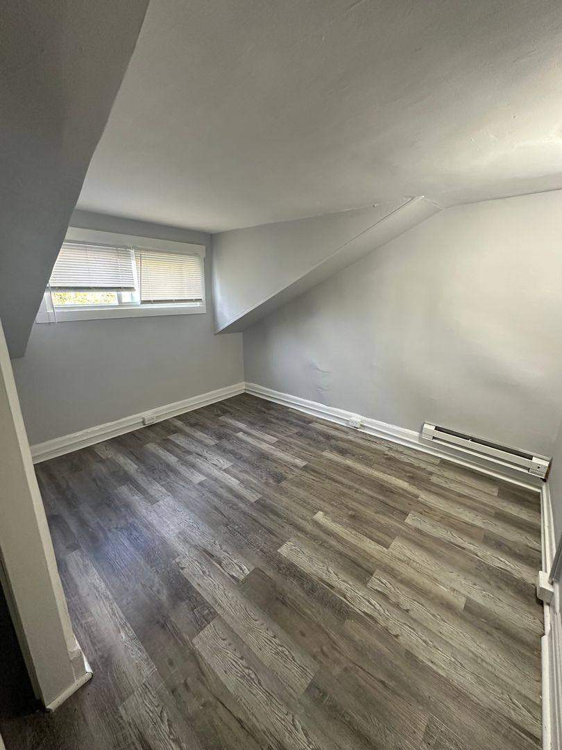Apartment for rent at 415 Kent Rd, Upper Darby, PA 19082