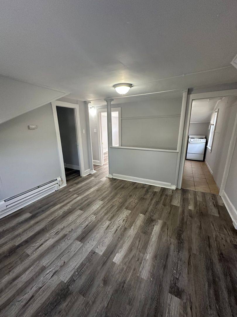 Apartment for rent at 415 Kent Rd, Upper Darby, PA 19082