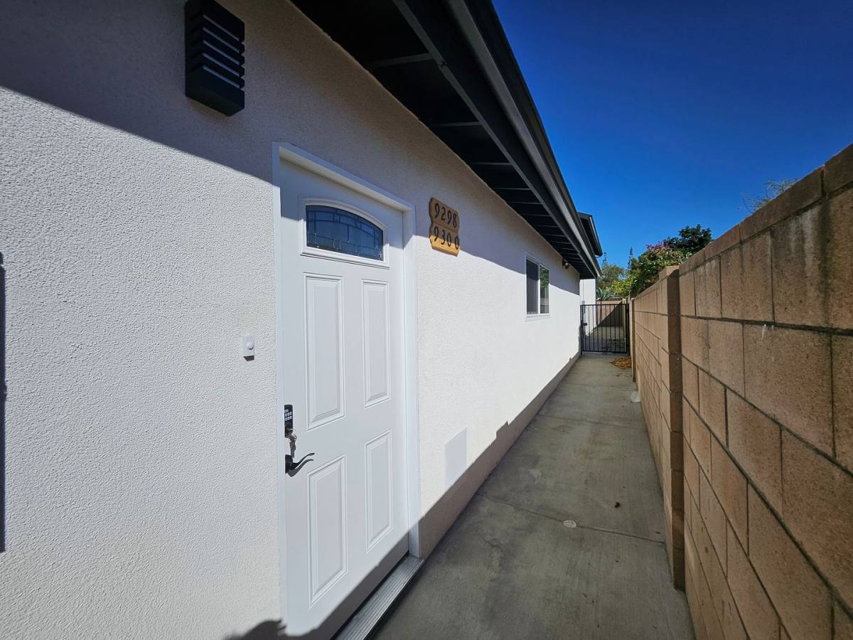 Apartment for rent at 9300 Tamarack Ave, Sun Valley, CA 91352
