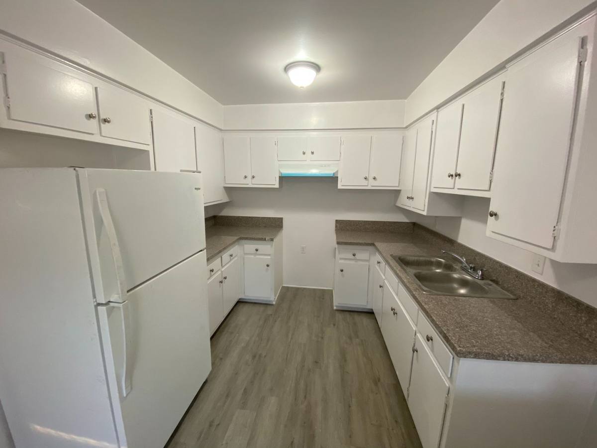 Apartment for rent at 13414 Doty Ave, Hawthorne, CA 90250