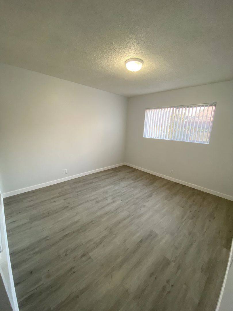 Apartment for rent at 13414 Doty Ave, Hawthorne, CA 90250