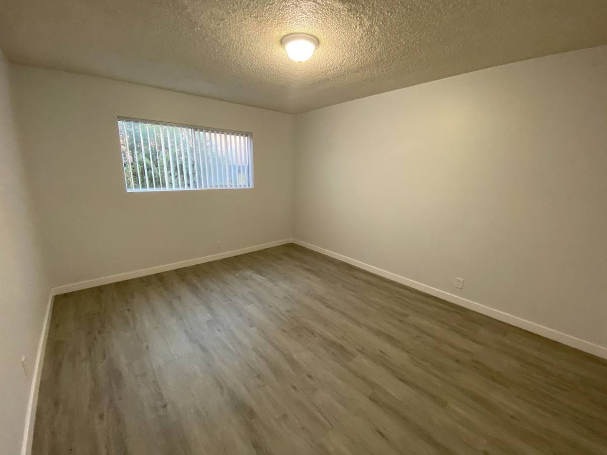 Apartment for rent at 13414 Doty Ave, Hawthorne, CA 90250
