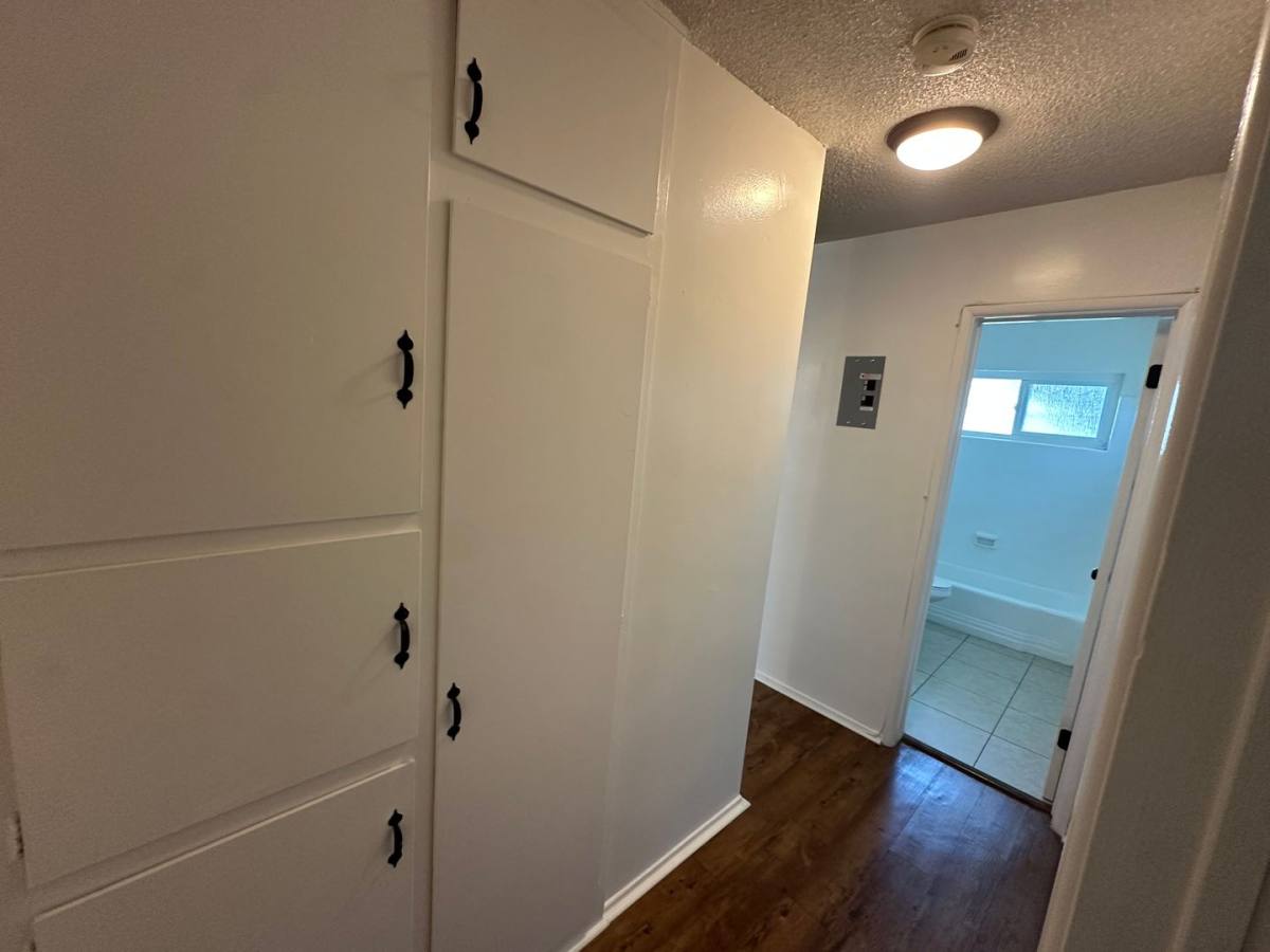 Apartment for rent at 700 E Holly Ave, El Segundo, CA 90245