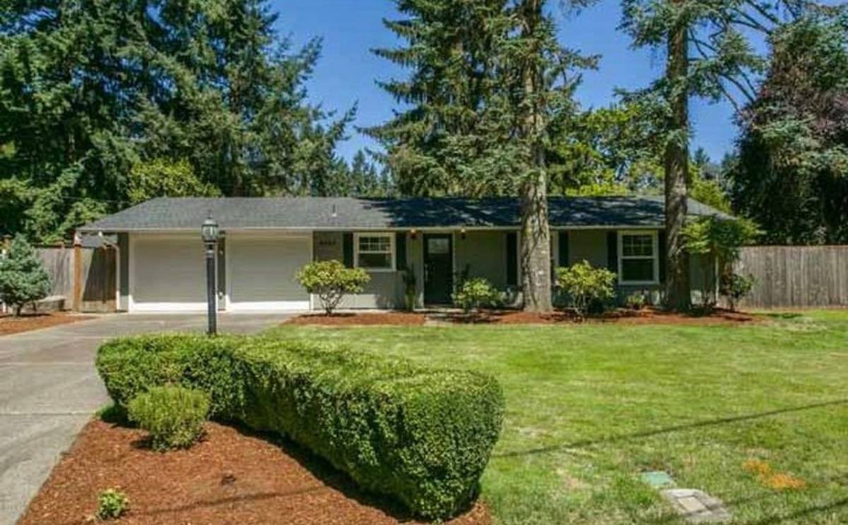 House for rent at 6053 Fernbrook St, Lake Oswego, OR 97035