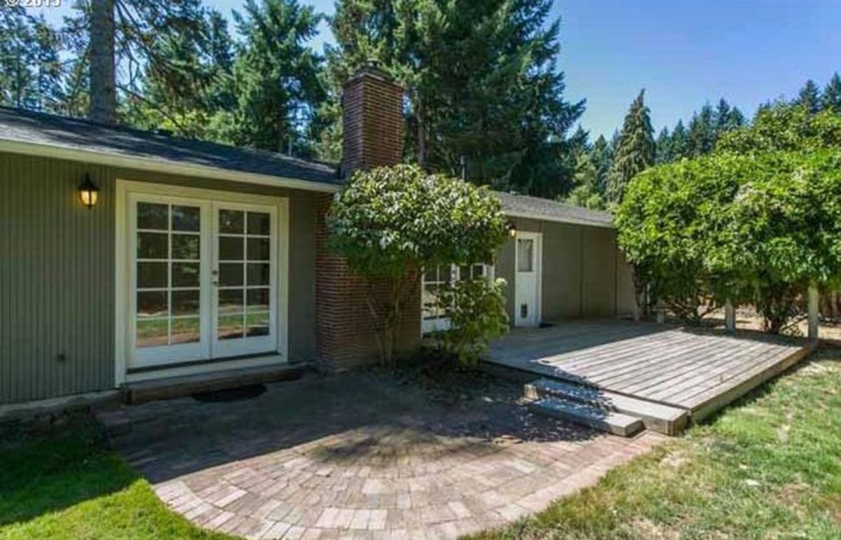House for rent at 6053 Fernbrook St, Lake Oswego, OR 97035