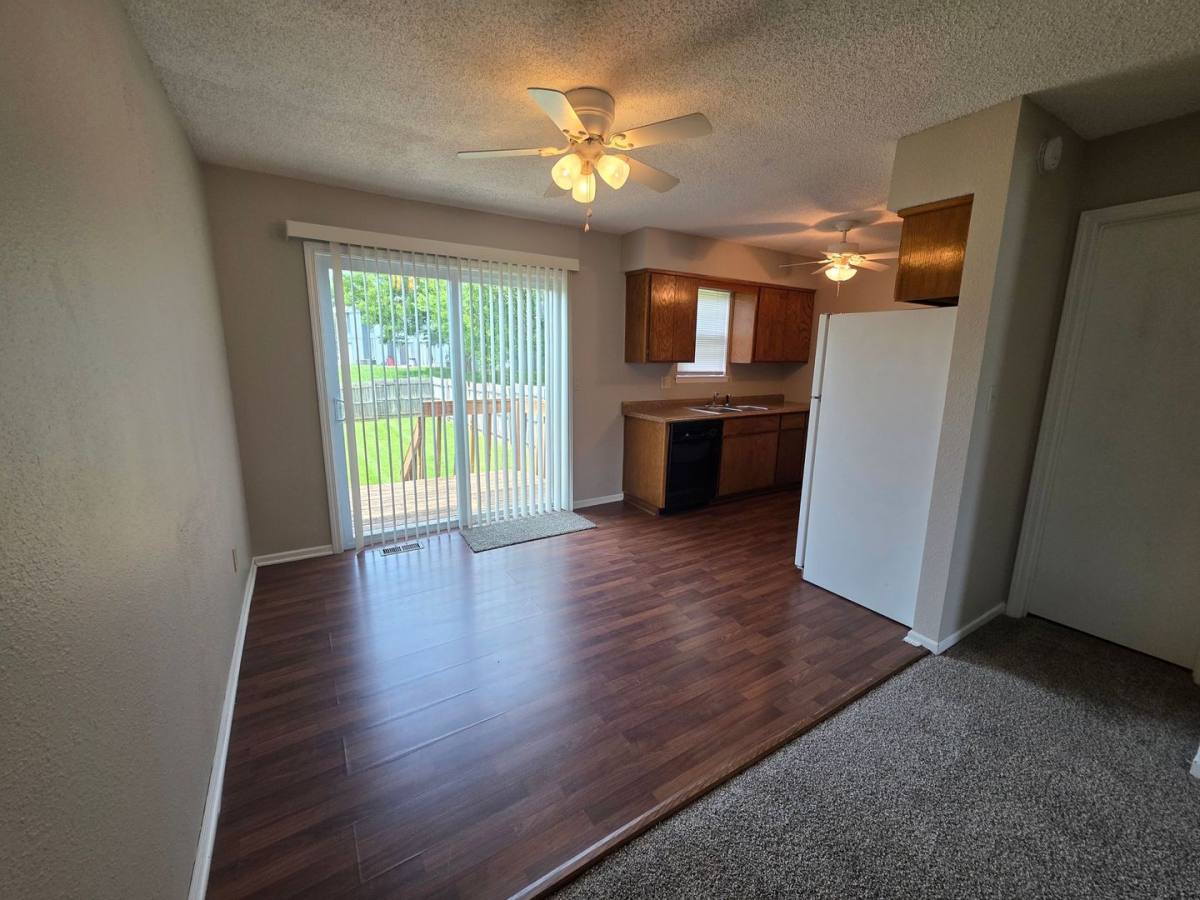 House for rent at 18902 Manor Dr, Independence, MO 64058
