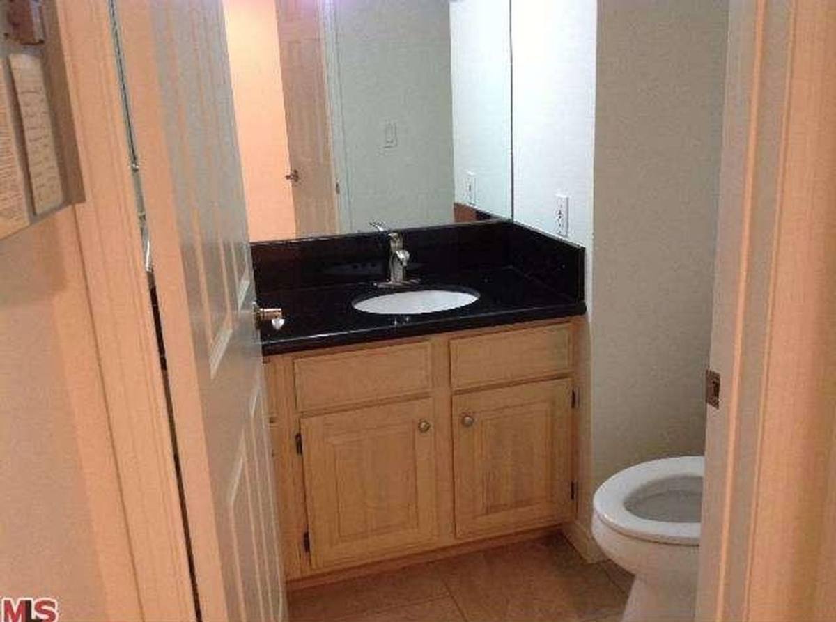 Townhouse for rent at 1436 20th St, Santa Monica, CA 90404