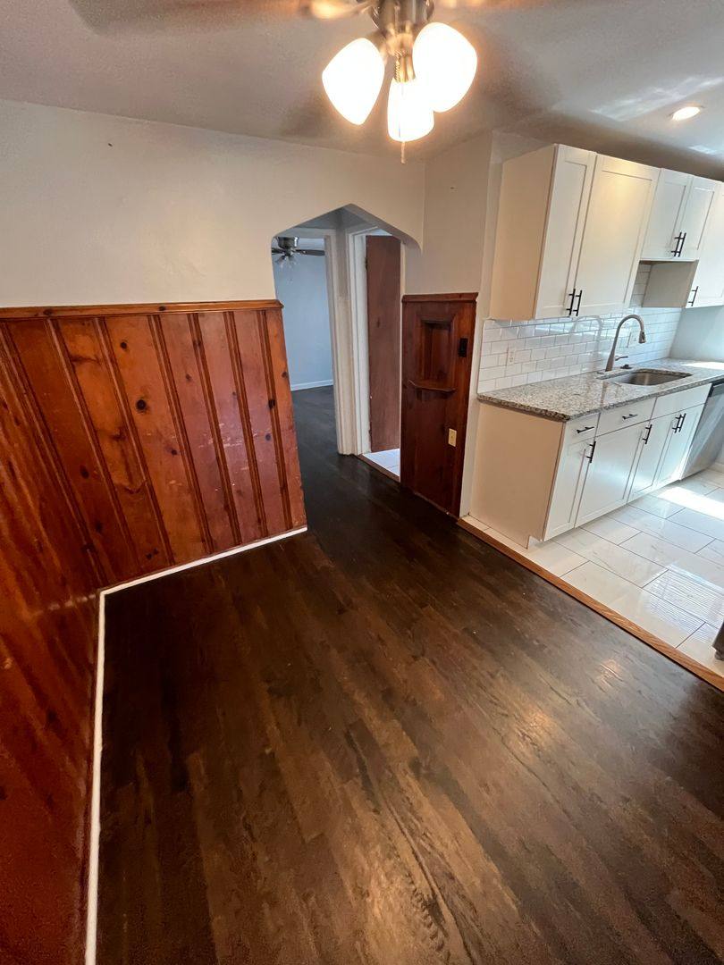 Apartment for rent at 4326 Oakwood Ave, Cincinnati, OH 45236