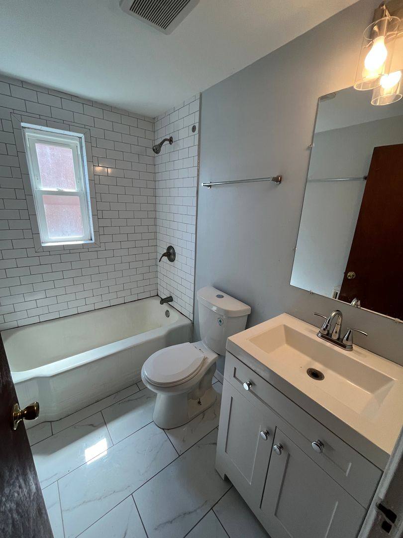 Apartment for rent at 4326 Oakwood Ave, Cincinnati, OH 45236