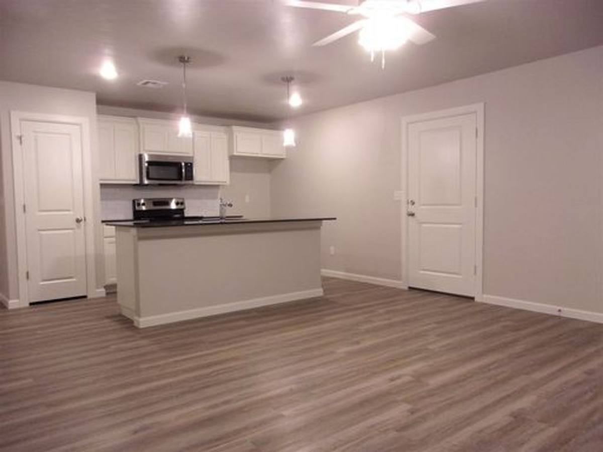 Townhouse for rent at 11227 Howard Dr, Oklahoma City, OK 73114