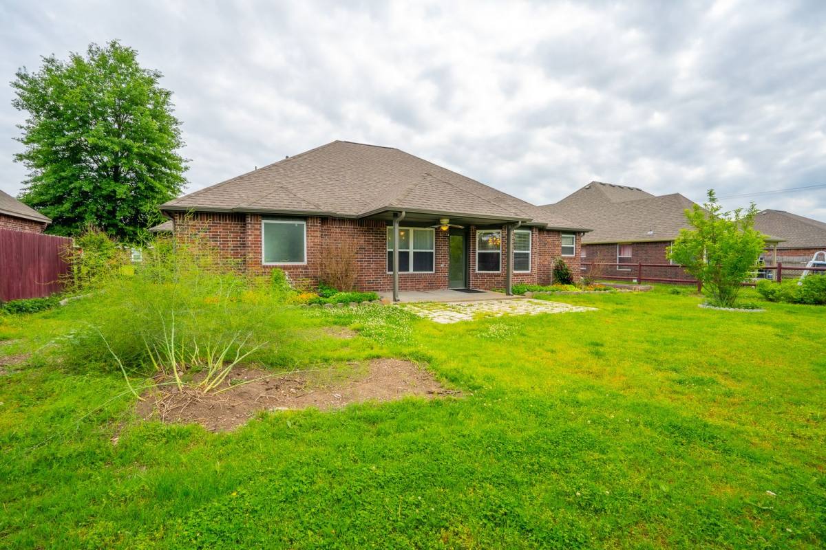 House for rent at 9709 E 111th St N, Owasso, OK 74055