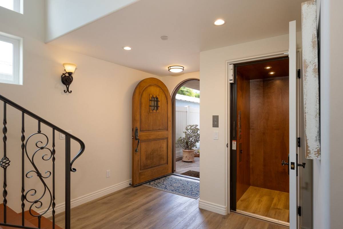 Apartment for rent at 2129 Piru Ave, Oxnard, CA 93035