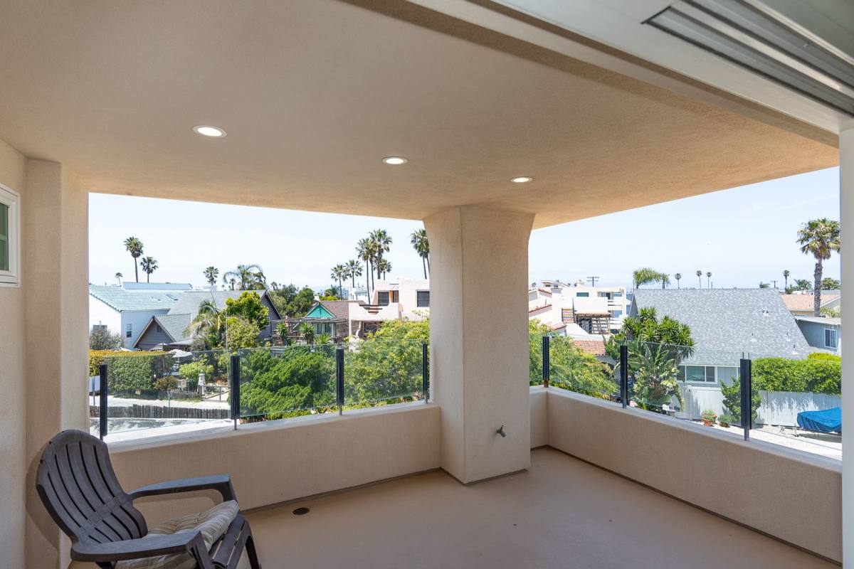 Apartment for rent at 2129 Piru Ave, Oxnard, CA 93035