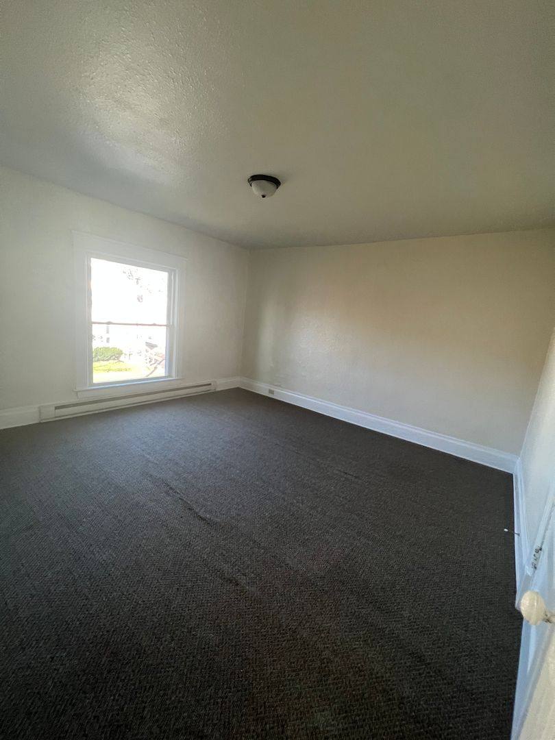 Apartment for rent at 721 Poplar, Erie, PA 16502