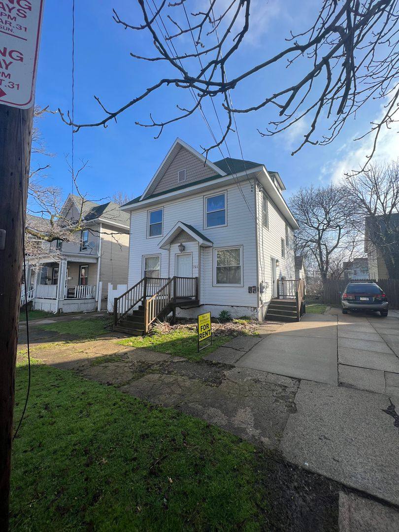 Apartment for rent at 721 Poplar, Erie, PA 16502