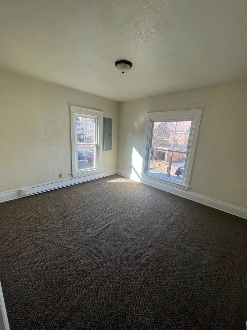 Apartment for rent at 721 Poplar, Erie, PA 16502