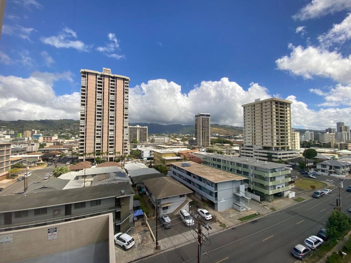 Apartment for rent at 747 Wiliwili St #804, Honolulu, HI 96826