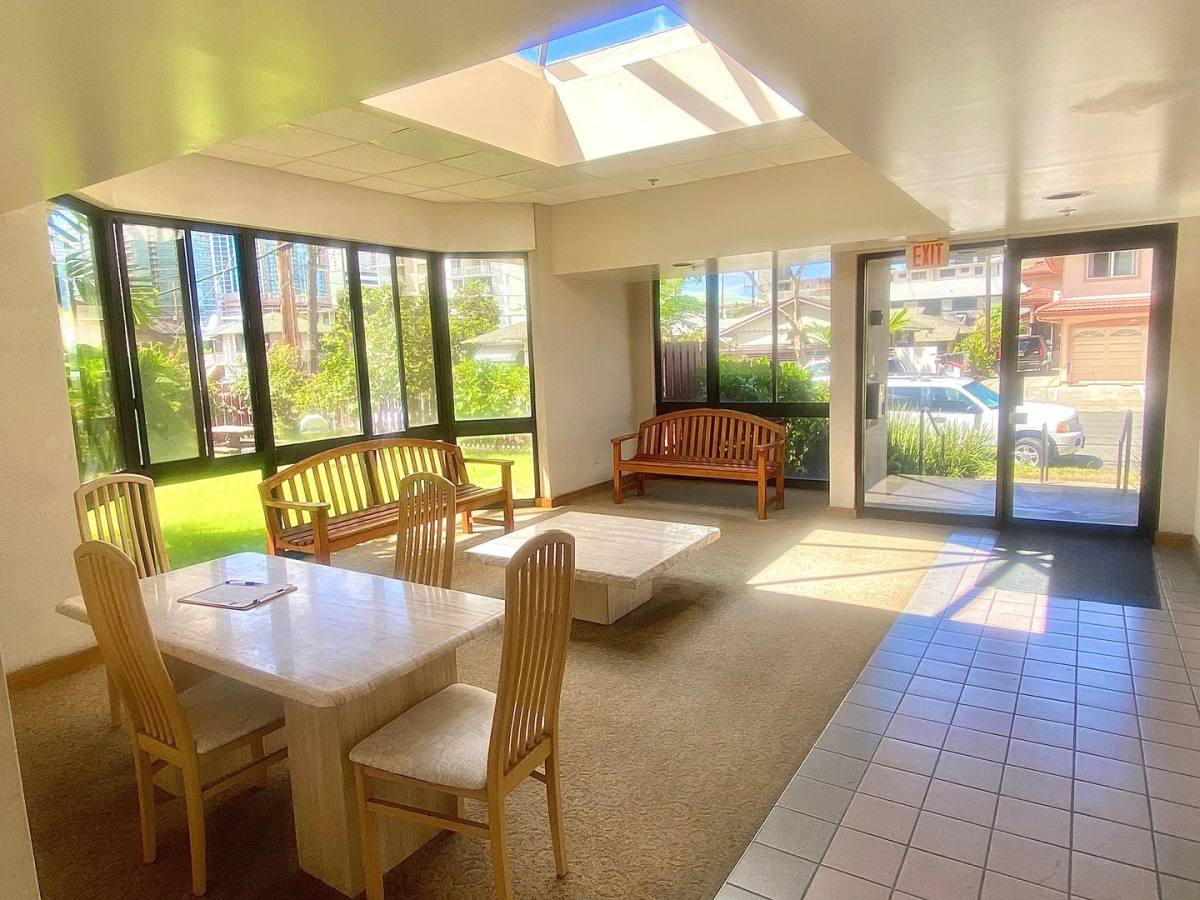 Apartment for rent at 747 Wiliwili St #804, Honolulu, HI 96826