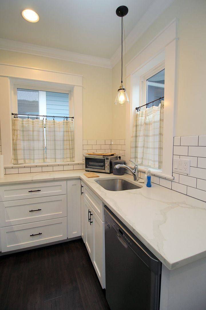 Townhouse for rent at 816 NE Imperial Ave, Portland, OR 97232