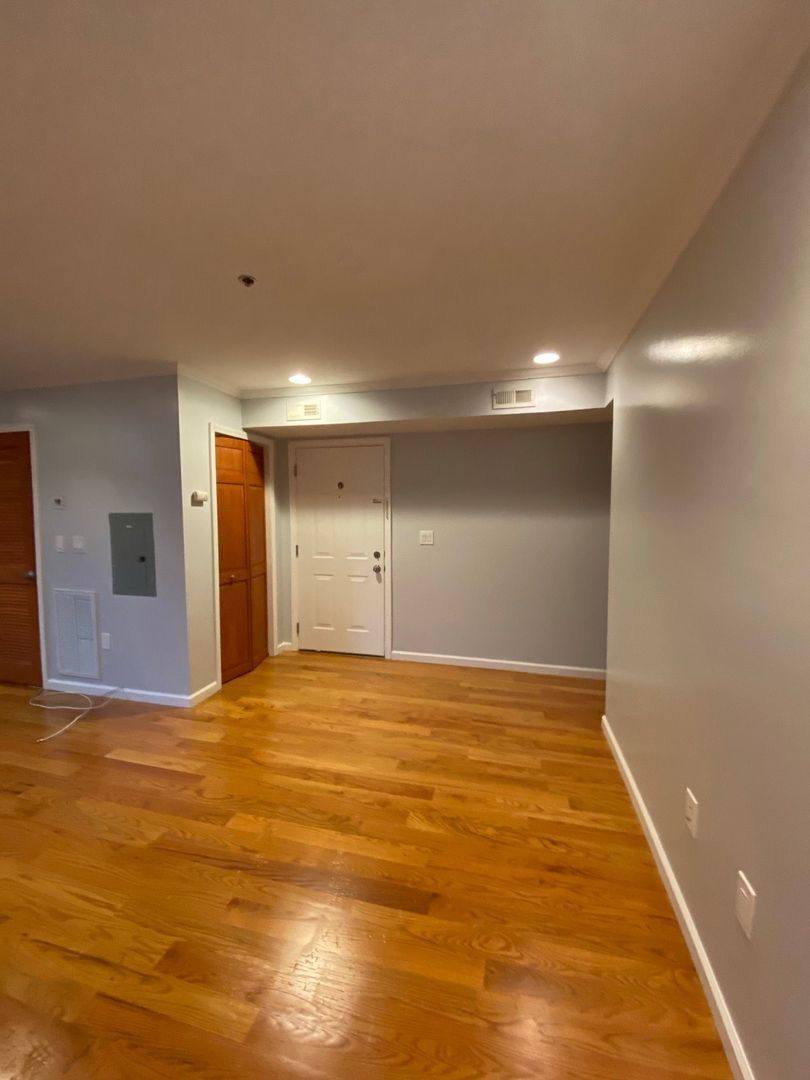 Apartment for rent at 4115 Park Ave, Union City, NJ 07087