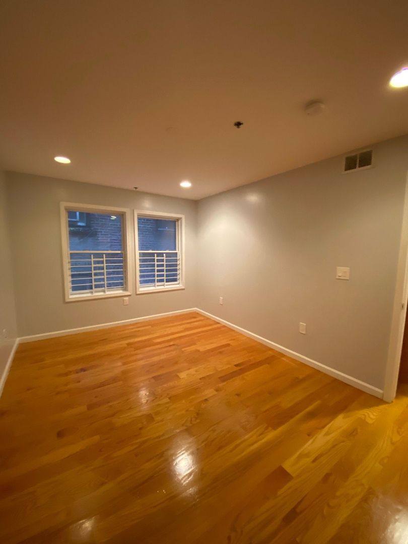 Apartment for rent at 4115 Park Ave, Union City, NJ 07087