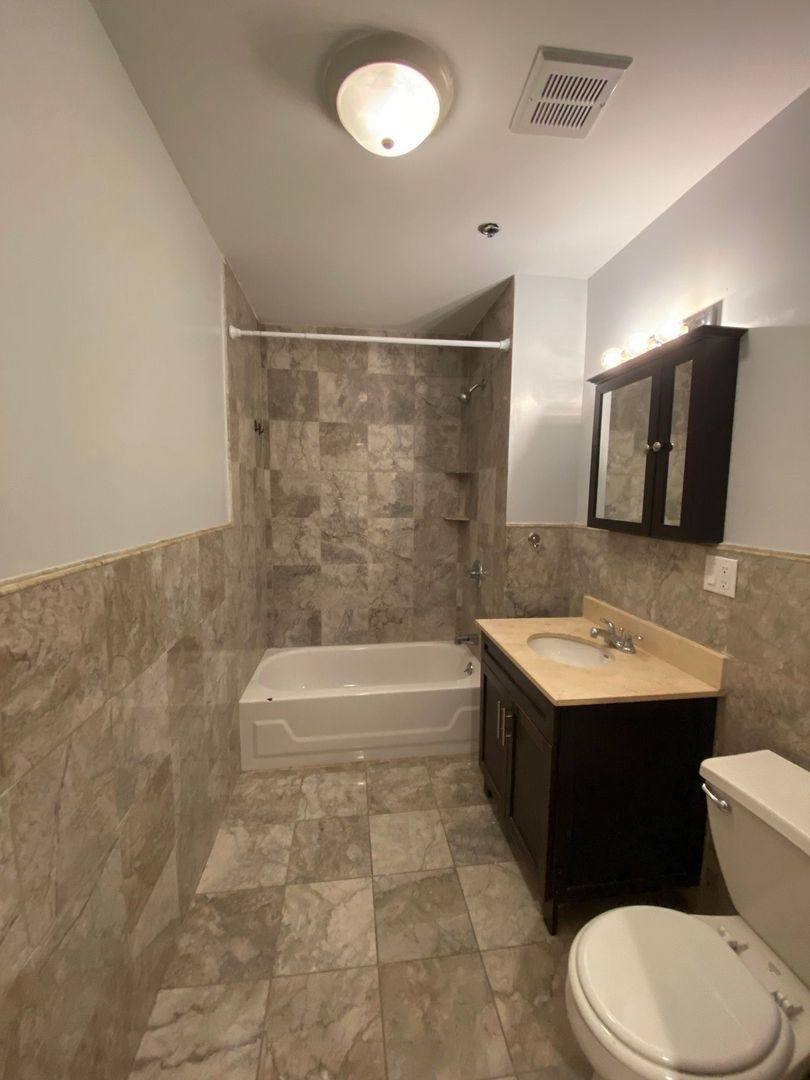 Apartment for rent at 4115 Park Ave, Union City, NJ 07087