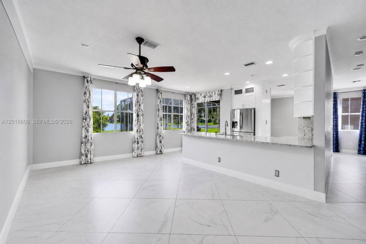 House for rent at 963 Falling Water Rd, Fort Lauderdale, FL 33326