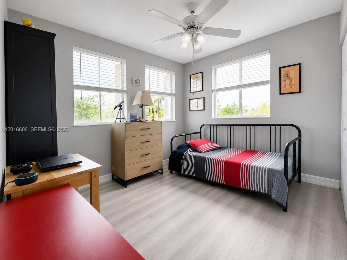 House for rent at 963 Falling Water Rd, Fort Lauderdale, FL 33326