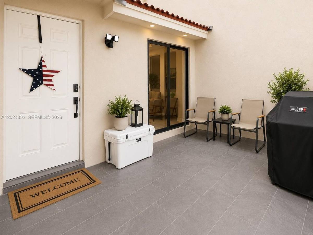 Townhouse for rent at 6538 NW 170th Lane, Hialeah, FL 33015