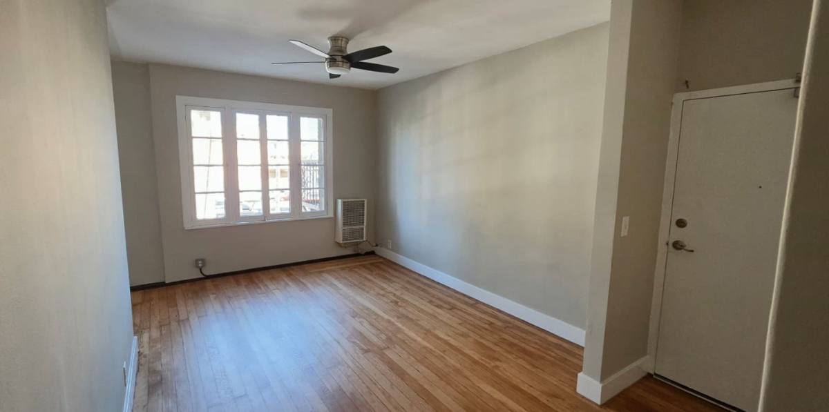 Apartment for rent at 407 S Kenmore Ave, Los Angeles, CA 90020
