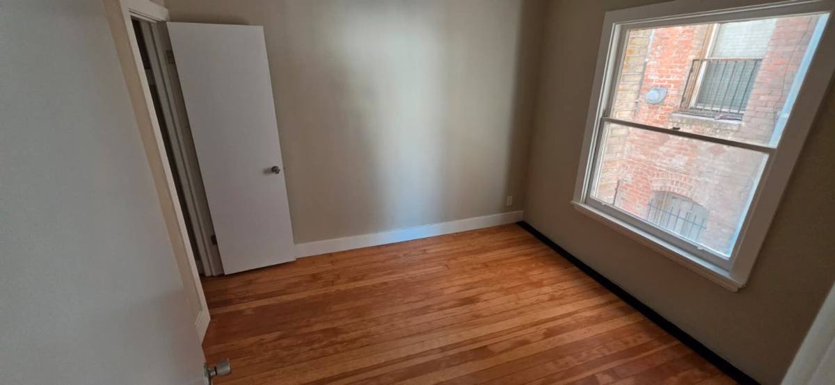 Apartment for rent at 407 S Kenmore Ave, Los Angeles, CA 90020