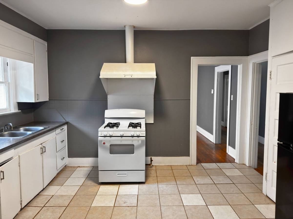House for rent at 1705 Pearl Ave, Wichita Falls, TX 76301
