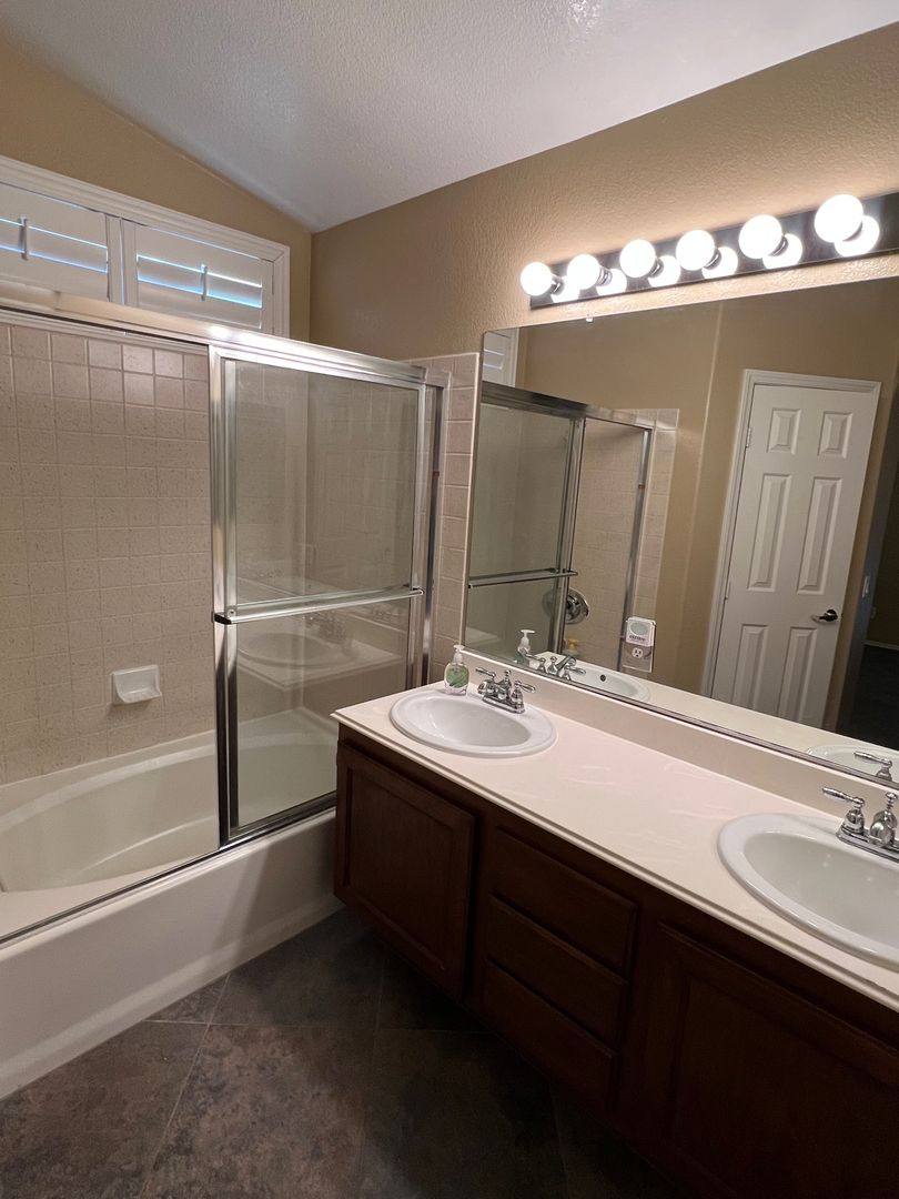 House for rent at 44 Tanglewood Dr, Henderson, NV 89012