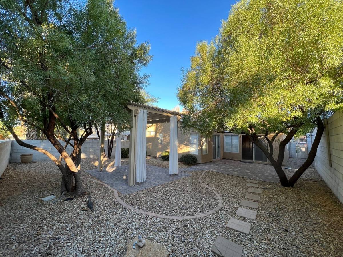 House for rent at 44 Tanglewood Dr, Henderson, NV 89012